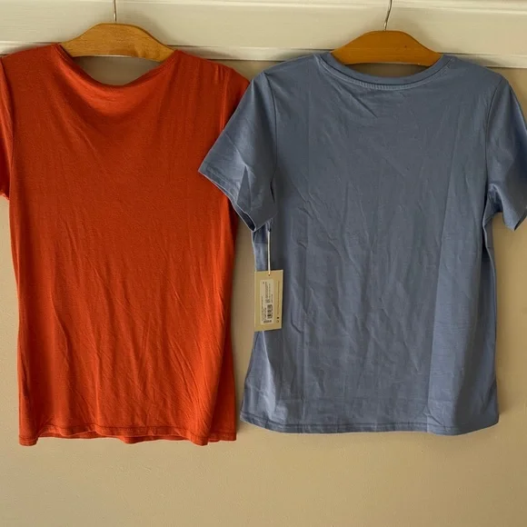 Bundle of 2 Women's Short Sleeve Tops, one Pact Organic Cotton & one Dressbarn - Picture 3 of 8